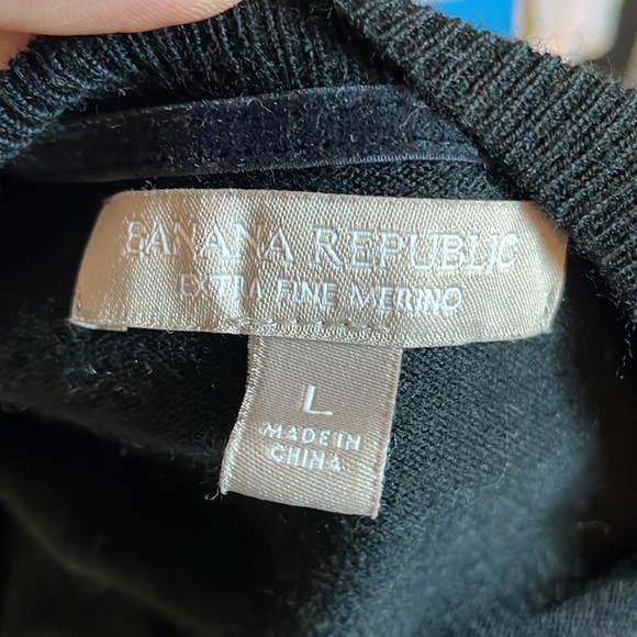 Banana Republic fine merino sweater - Picture 6 of 6